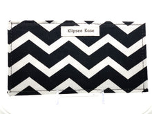 Load image into Gallery viewer, B&amp;W Chevron
